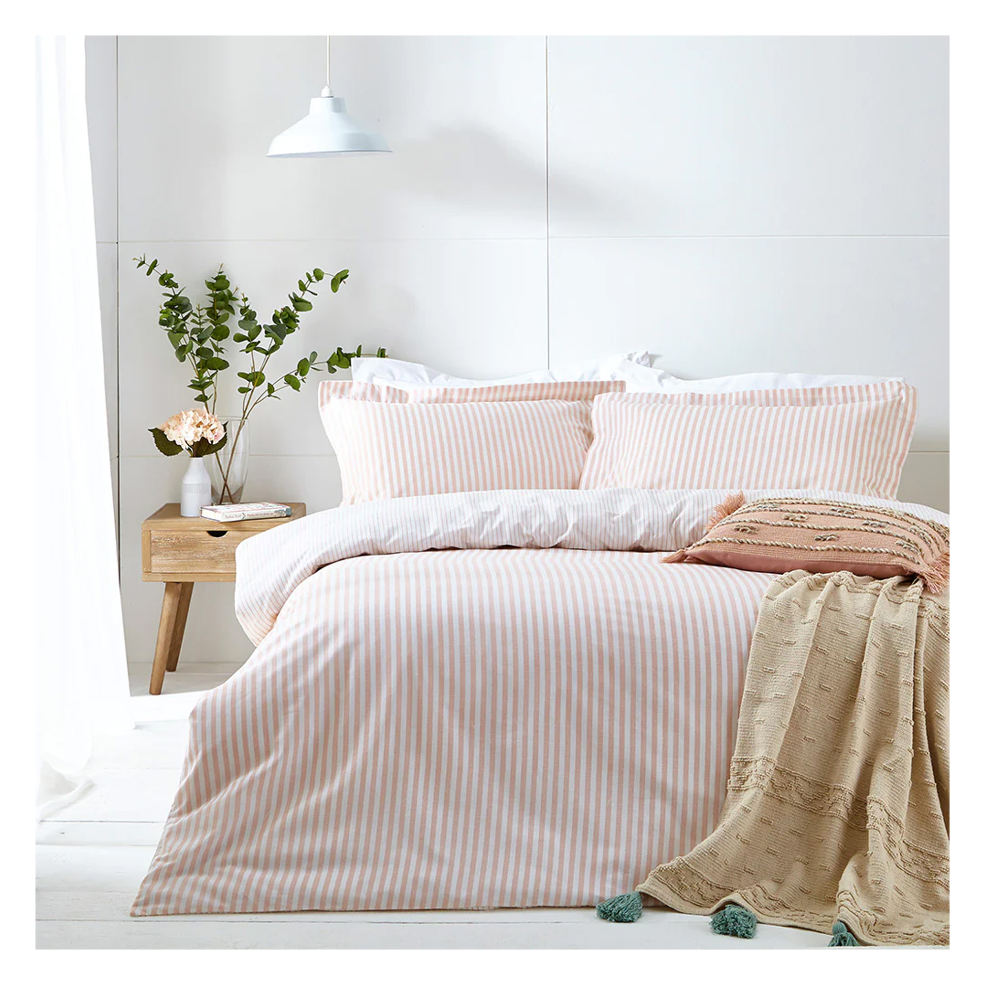The Linen Yard Hebden Duvet Cover Set RV1611 - Picture 2 of 4